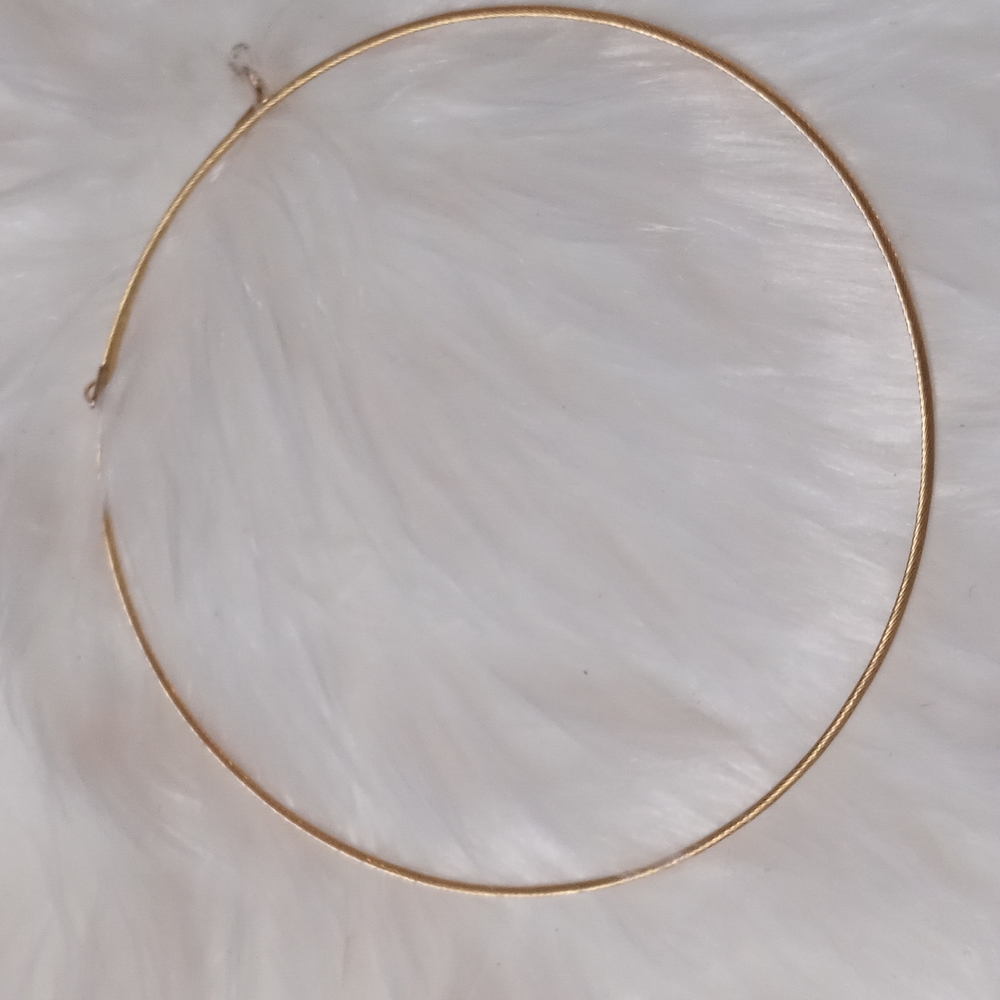 Neck bracelet